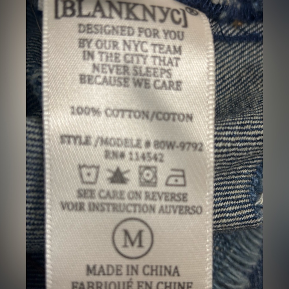 BLANK NYC Distressed patch work jean jacket women’s size M - Picture 6 of 7
